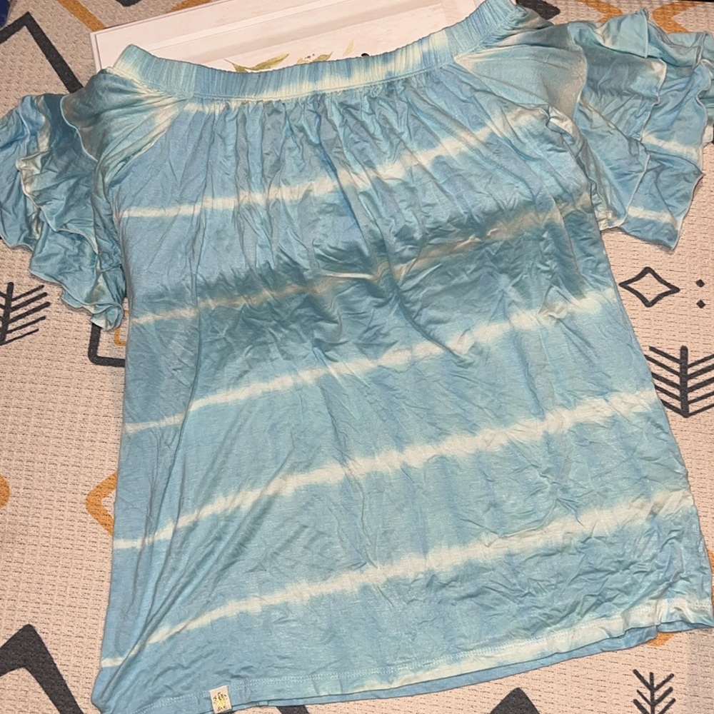 Simply Southern all the shoulder, powdered blue ruffle short sleeve top size M